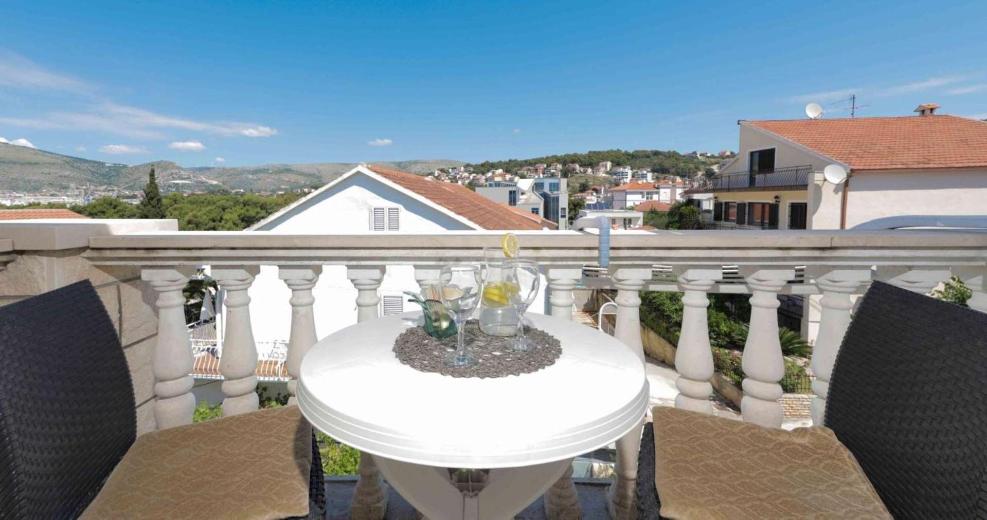 Apartments Lovric Trogir Ngoại thất bức ảnh