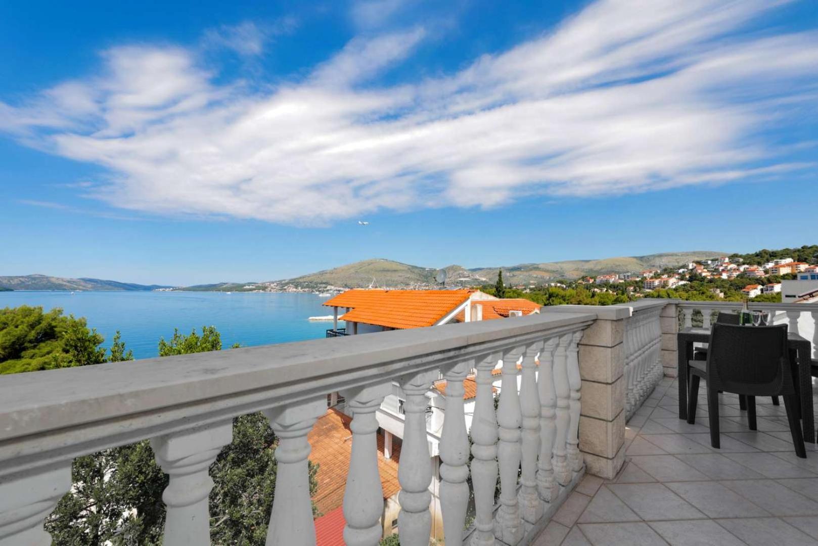 Apartments Lovric Trogir Ngoại thất bức ảnh